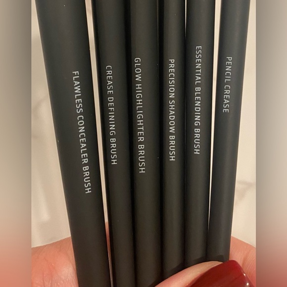 Lithe Everyday Brush Set - Picture 4 of 9